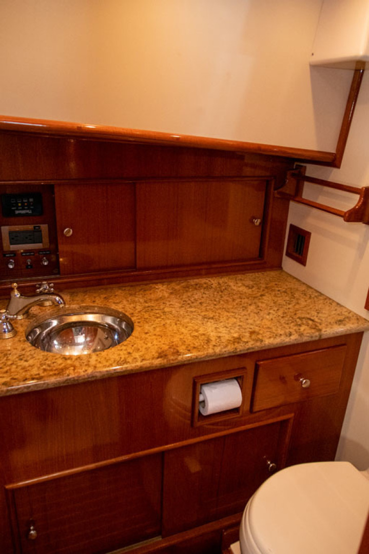 Grand Banks-Eastbay 54SX 2003-Next Adventure Warwick-Rhode Island-United States-Guest/Main Head-1605676 | Thumbnail