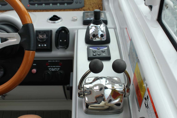Formula-45 Yacht 2009-Mad Hatter Fort Myers-Florida-United States-Shifters and Joysticks-1814739