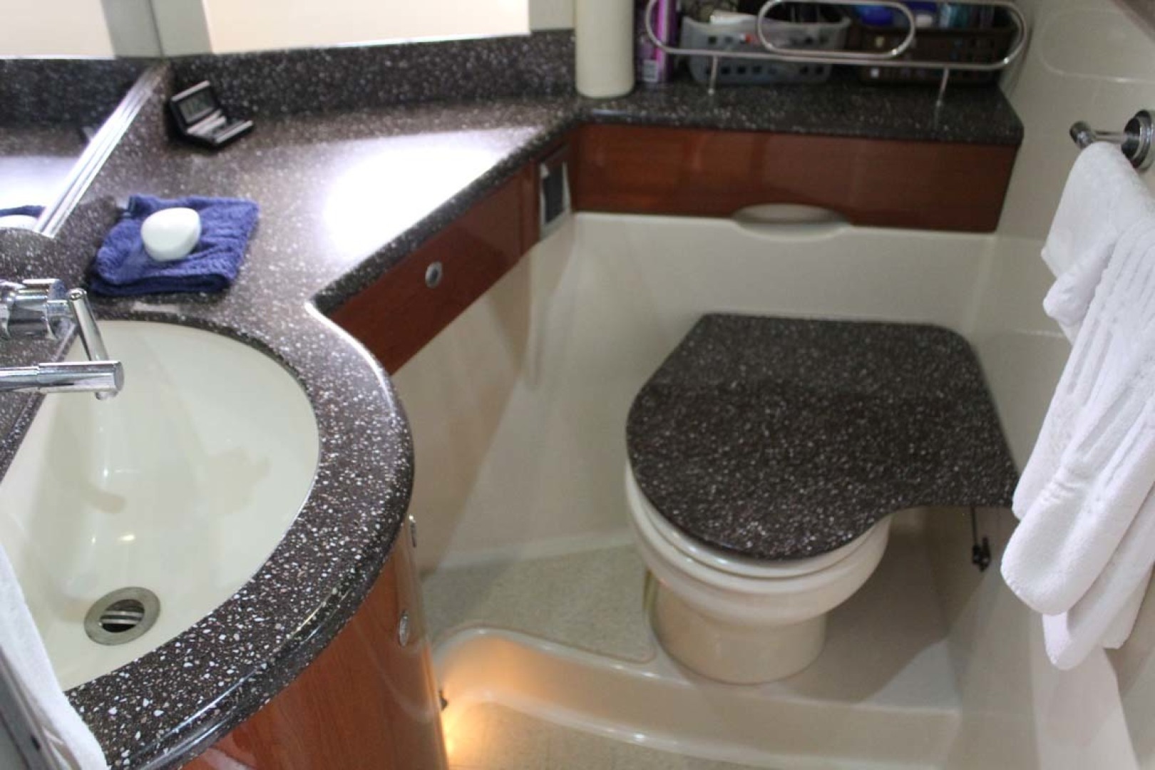 Formula-45 Yacht 2009-Mad Hatter Fort Myers-Florida-United States-Owners Head-1814729 | Thumbnail