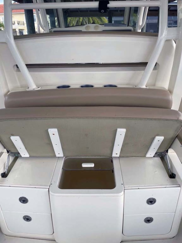 Scout-345 XSF 2012-Music Ponte Vedra Beach-Florida-United States-Storage and Live Well-1620403
