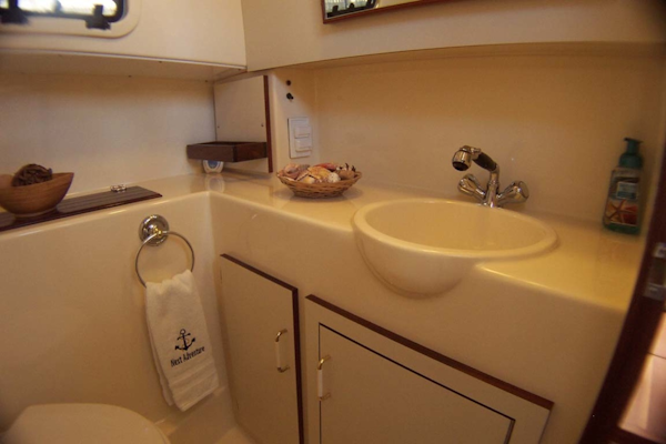 Camano-Troll 2007-NEXT ADVENTURE Stuart-Florida-United States-Head Looking Aft-1622005