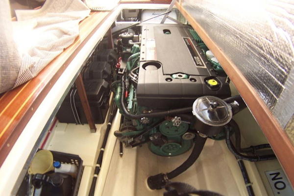 Camano-Troll 2007-NEXT ADVENTURE Stuart-Florida-United States Engine Access Through LiftUp Hatch Sole In Salon-1622024