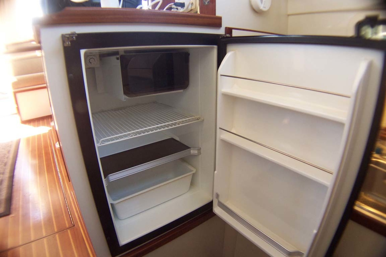 Camano-Troll 2007-NEXT ADVENTURE Stuart-Florida-United States-Refrigerator/Freezer-1622003 | Thumbnail