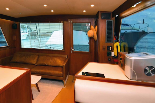 Hatteras-Convertible Sportfish 1985-ZARAY Fort Pierce-Florida-United States-Salon To Aft-1623841