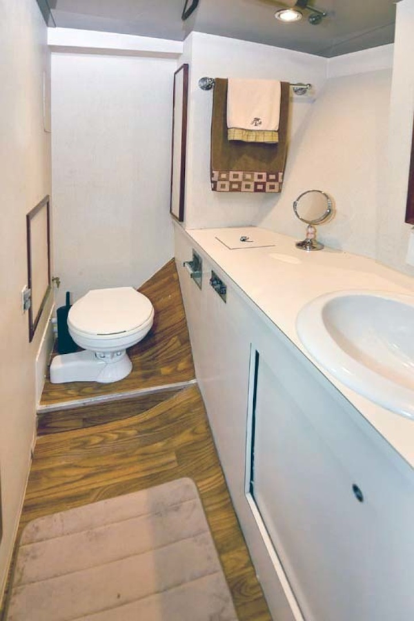 Hatteras-Convertible Sportfish 1985-ZARAY Fort Pierce-Florida-United States-MSR En-Suite Head-1623846