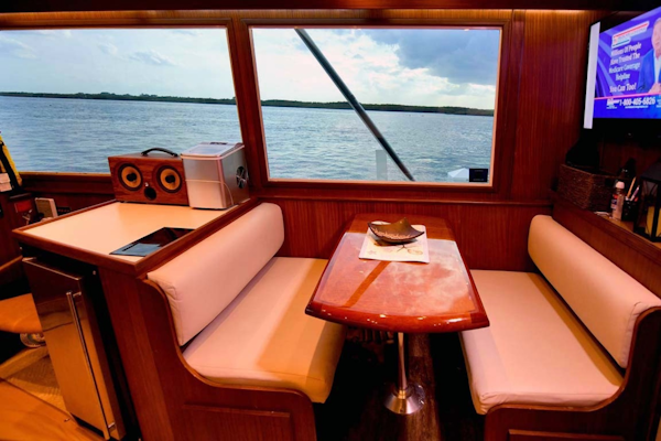 Hatteras-Convertible Sportfish 1985-ZARAY Fort Pierce-Florida-United States-Dinette To Port-1623840