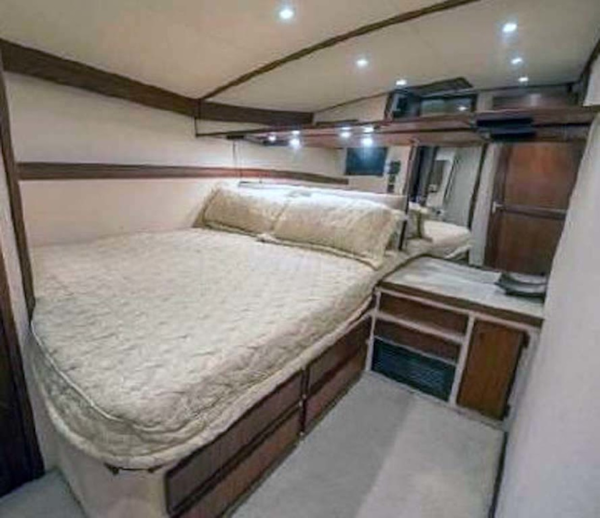 Hatteras-Convertible Sportfish 1985-ZARAY Fort Pierce-Florida-United States-Master Stateroom-1623845