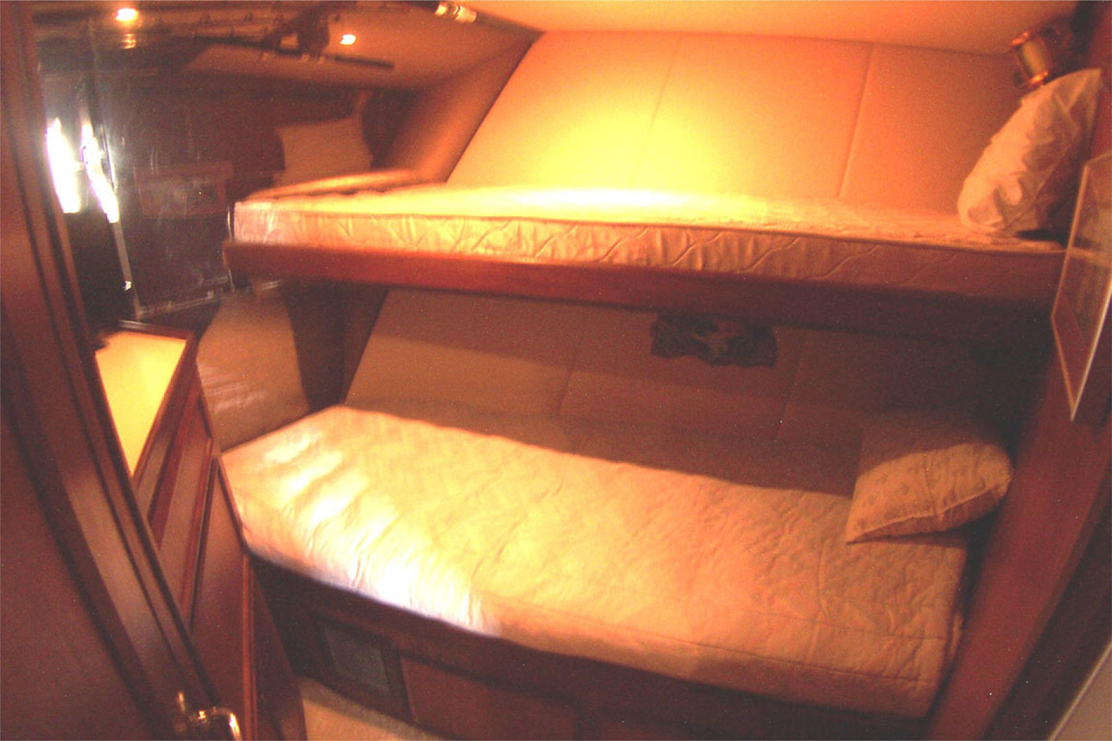 Hatteras-Convertible Sportfish 1985-ZARAY Fort Pierce-Florida-United States-Forward Stateroom To Starboard-1638249 | Thumbnail