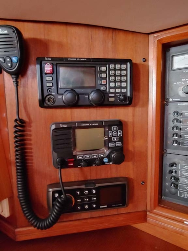 Jeanneau-Sun Odyssey 52.2 2001-Perseverance Hollywood-Florida-United States-Nav Station VHF Radio and Stereo-1631470