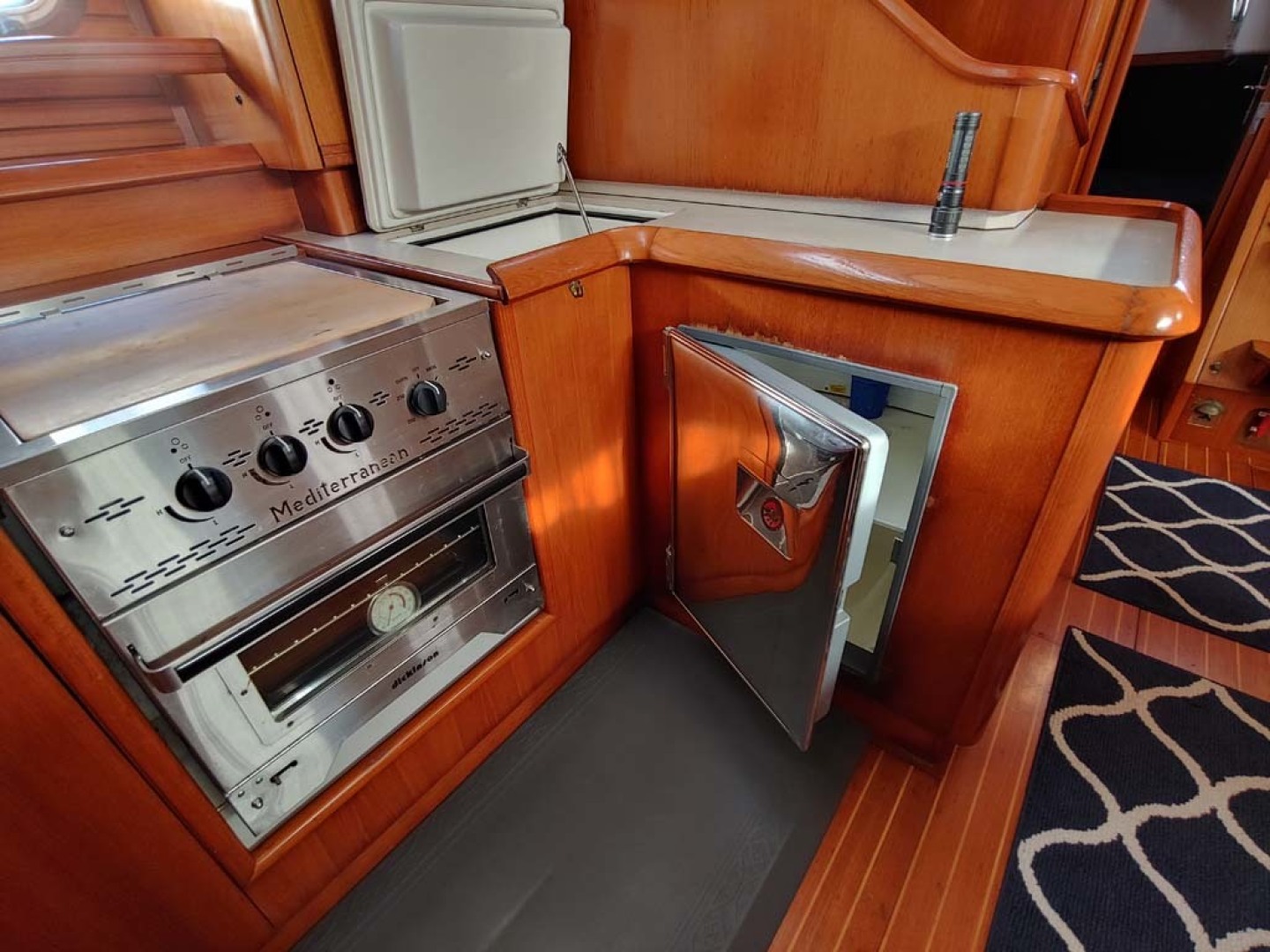 Jeanneau-Sun Odyssey 52.2 2001-Perseverance Hollywood-Florida-United States-Galley Stove, Fridg, Freezer-1631468 | Thumbnail