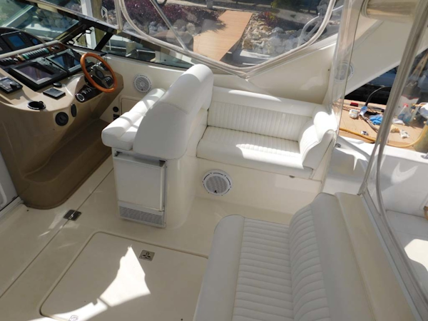 Riviera-Express 2003-Last 1 Cocoa Beach-Florida-United States-Helm and Companion Seating Behind Helm-1633075