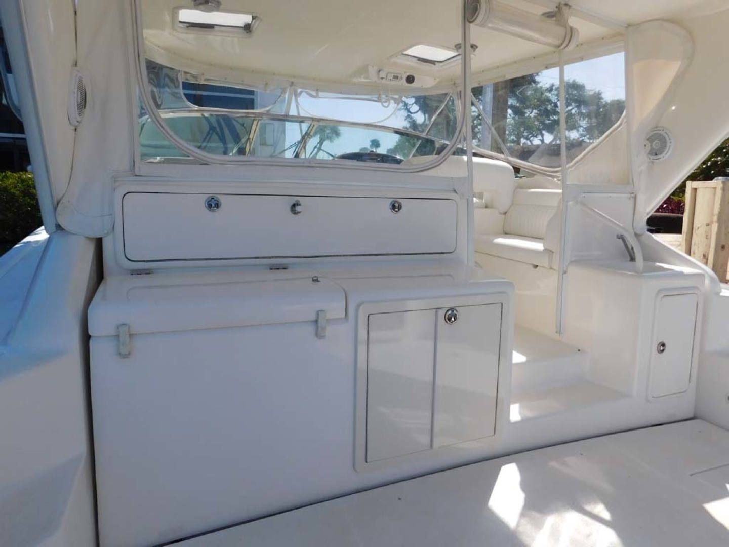 Riviera-Express 2003-Last 1 Cocoa Beach-Florida-United States-Cockpit Wet Bar-1633076 | Thumbnail