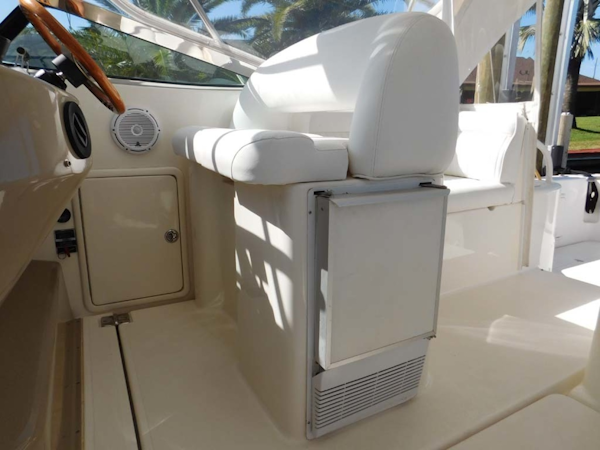 Riviera-Express 2003-Last 1 Cocoa Beach-Florida-United States-Helm Seat and Ice Maker-1633074