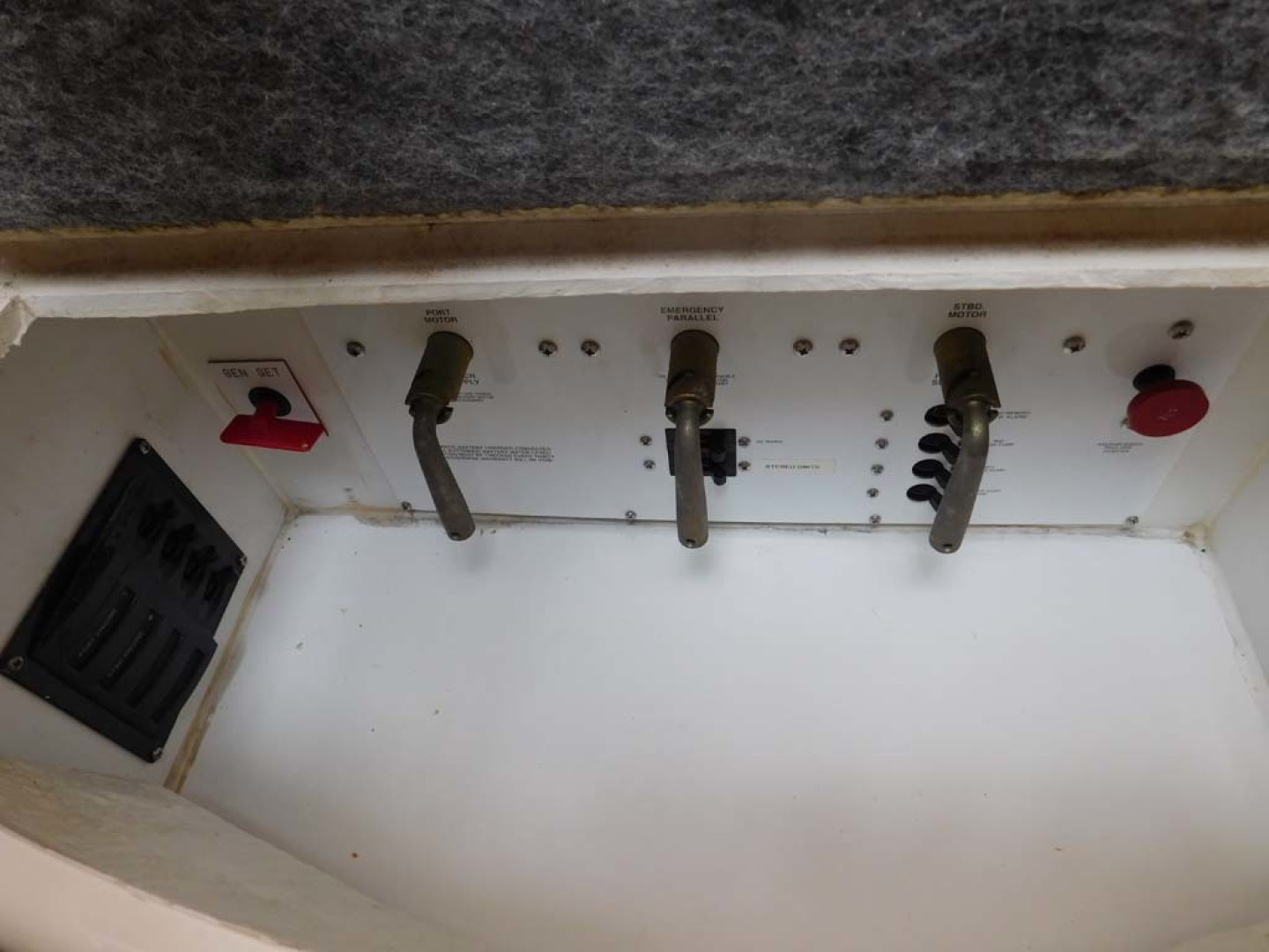 Riviera-Express 2003-Last 1 Cocoa Beach-Florida-United States-Engine and Generator Start Switches-1633088 | Thumbnail