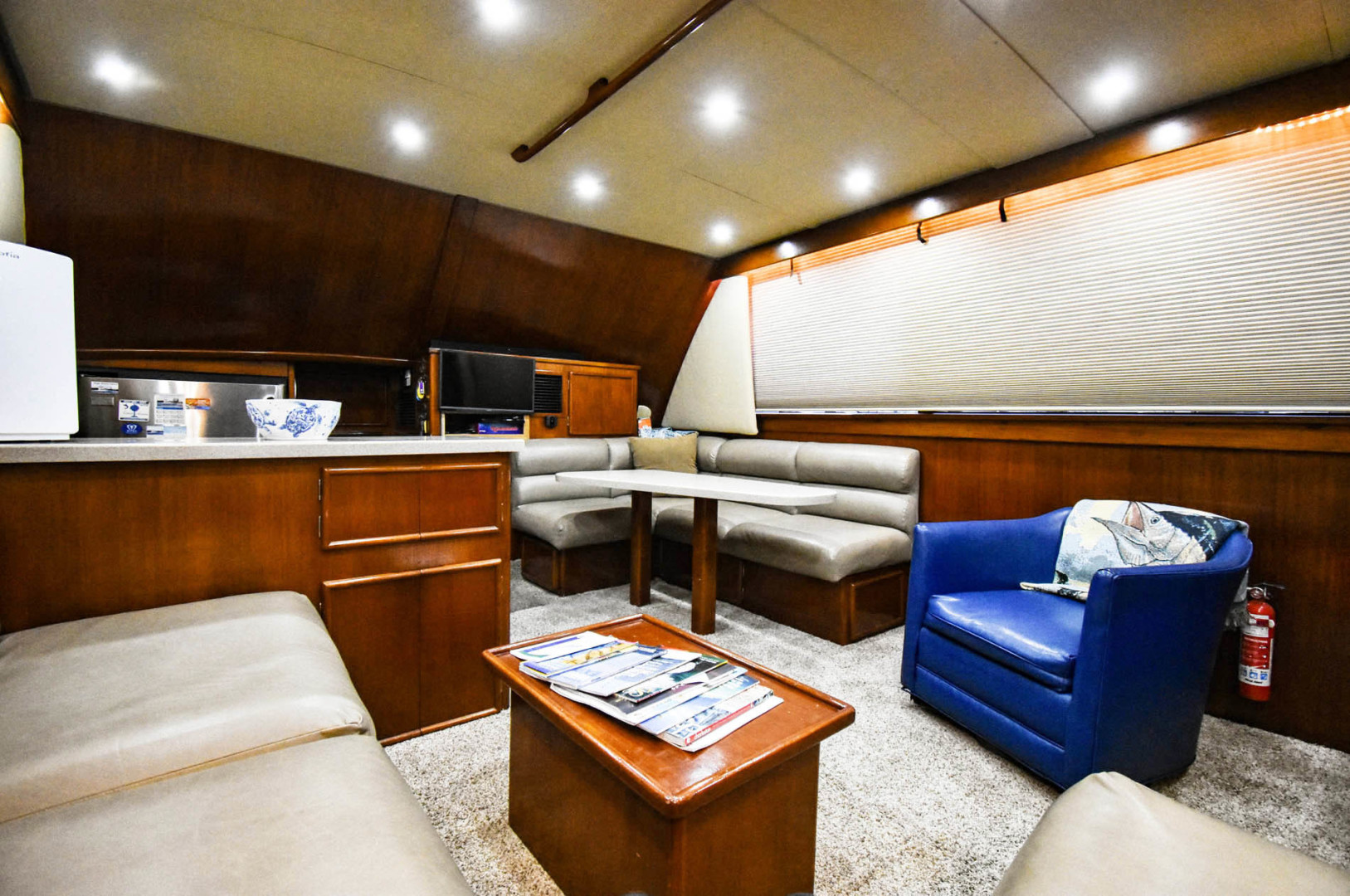 Post-46 Convertible 1987-High Maintenance Stuart-Florida-United States-Salon Looking Forward-1639339 | Thumbnail