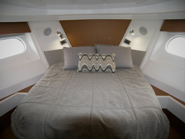 Beneteau-35 Swift Trawler 2019-Four Winds Nokomis-Florida-United States-Master Stateroom-1640783
