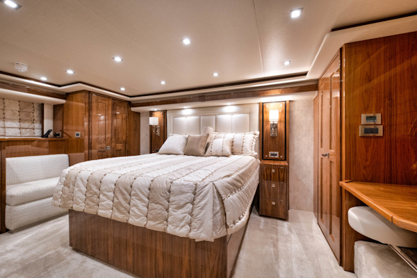 Viking-80 Convertible 2018-HUMDINGER Cape Cod-Massachusetts-United States-Master Stateroom-1641482