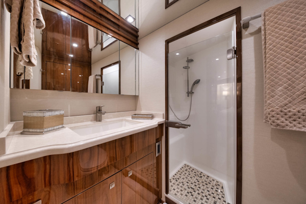 Viking-80 Convertible 2018-HUMDINGER Cape Cod-Massachusetts-United States-Head and Shower-1641490