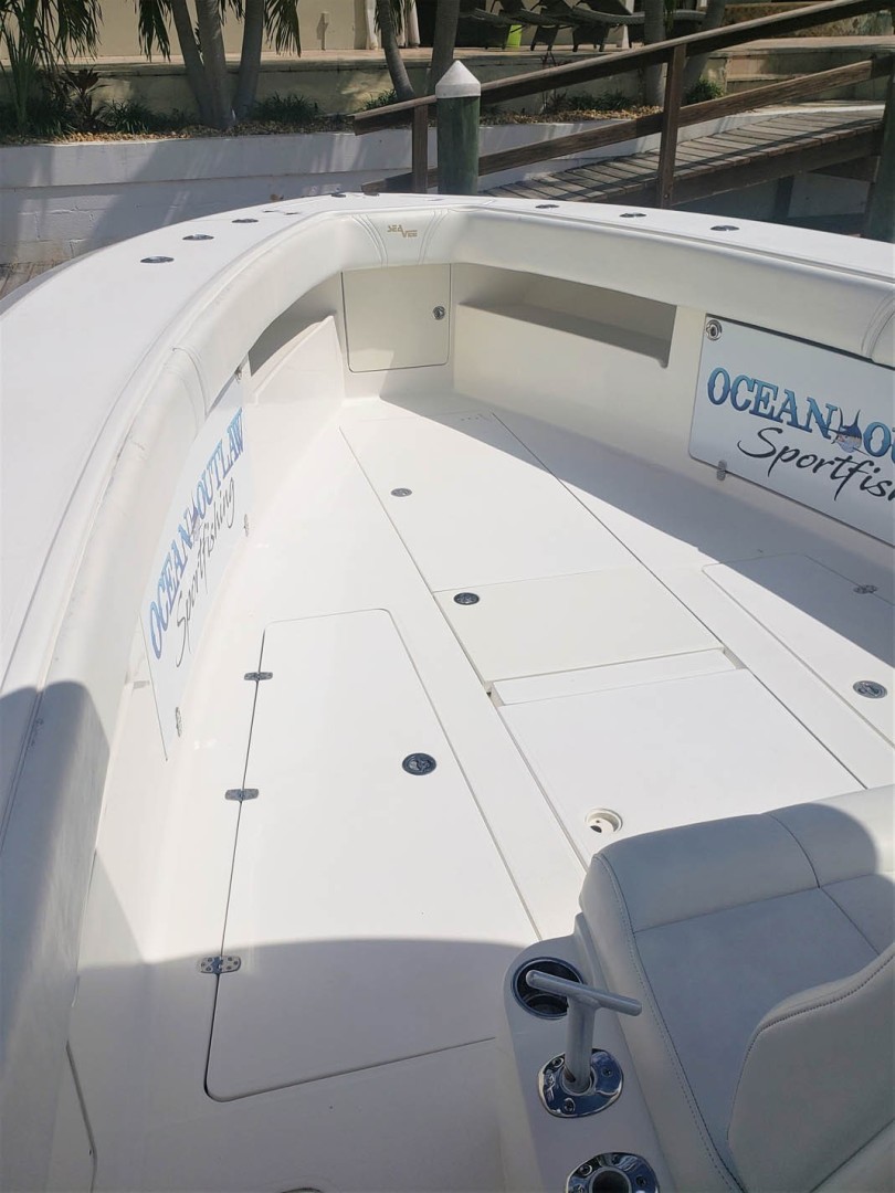 SeaVee-390IPS 2008-Ocean Outlaw 2 Jupiter-Florida-United States-Bow Deck-1641933 | Thumbnail