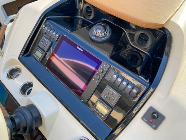 Beneteau-Gran Turismo 40 2019-007 Aventura-Florida-United States-Helm Electronics-1667302