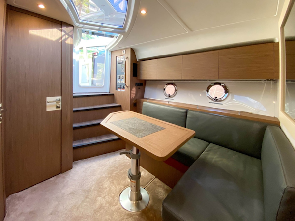 Beneteau-Gran Turismo 40 2019-007 Aventura-Florida-United States-Cabin Entry and Salon to Port-1667286