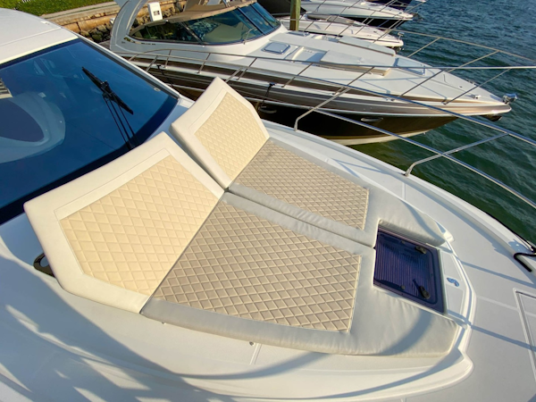 Beneteau-Gran Turismo 40 2019-007 Aventura-Florida-United States-Bow Sunpad with Backrest-1667296