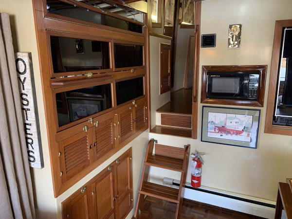 Kadey-Krogen-Pilothouse 1983-Sea Vista Portland-Oregon-United States-Galley Storage-1644687