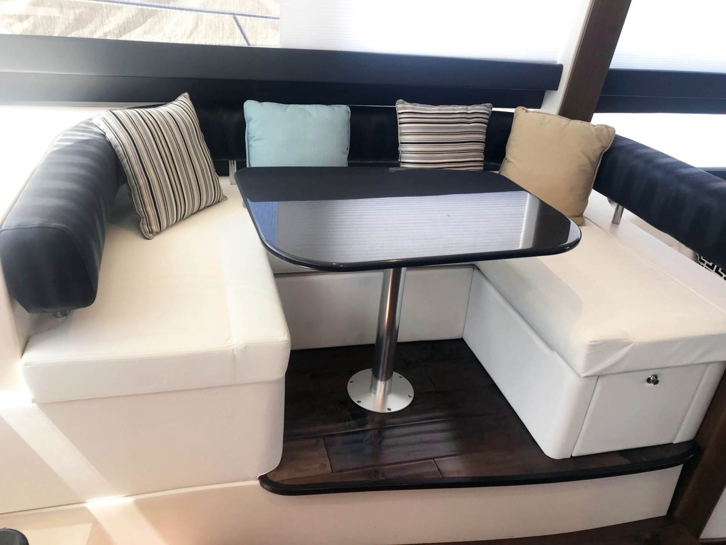 Meridian-441 SB 2016-Voyages 1 Palm Coast-Florida-United States-Dinette-1648420 | Thumbnail