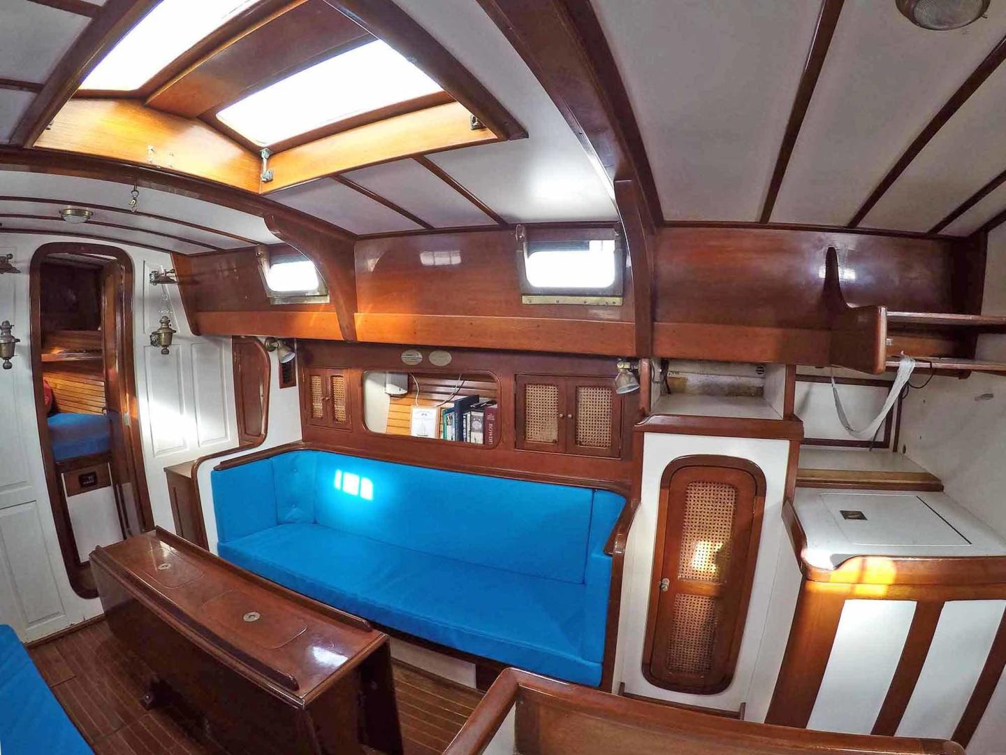 Cherubini-48 Staysail Schooner 1986-NARWHAL South Dartmouth-Massachusetts-United States-Salon, Port-3402965 | Thumbnail