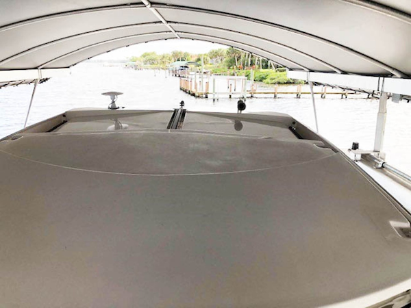 Regal-Sports Coupe 2019 -Port St. Lucie-Florida-United States-1654577