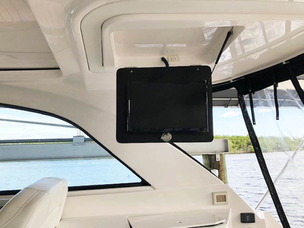 Regal-Sports Coupe 2019 -Port St. Lucie-Florida-United States-1654527