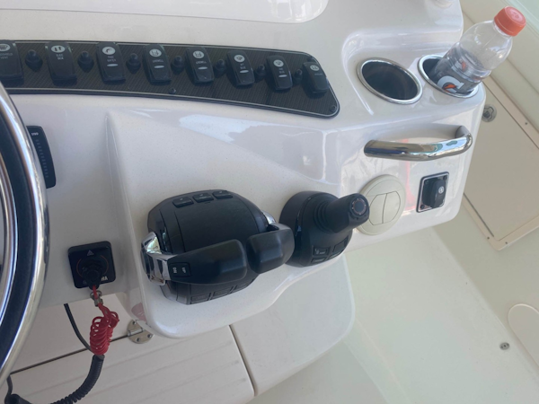Grady-White-376 Canyon 2020 -Stuart-Florida-United States-Switches and Throttle-1671027