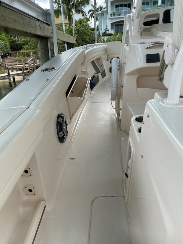 Grady-White-376 Canyon 2020 -Stuart-Florida-United States Port Side Deck-1671018