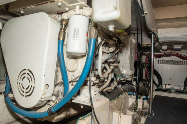 Bayliner-4788 Pilothouse 1998-J&B Mount Pleasant-South Carolina-United States-Engine Compartment-1675804
