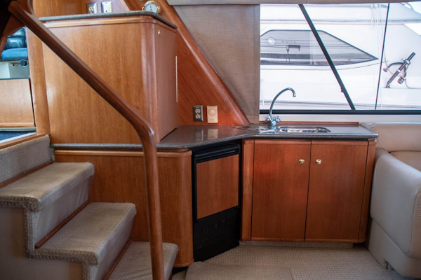 Bayliner-4788 Pilothouse 1998-J&B Mount Pleasant-South Carolina-United States-Wet Bar/Ice Maker with New Ice Maker Assembly (2021)-1675776