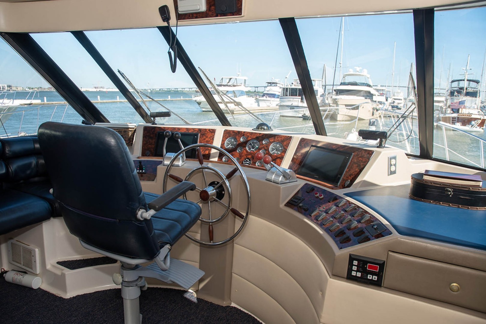 Bayliner-4788 Pilothouse 1998-J&B Mount Pleasant-South Carolina-United States-Helm-1675806 | Thumbnail