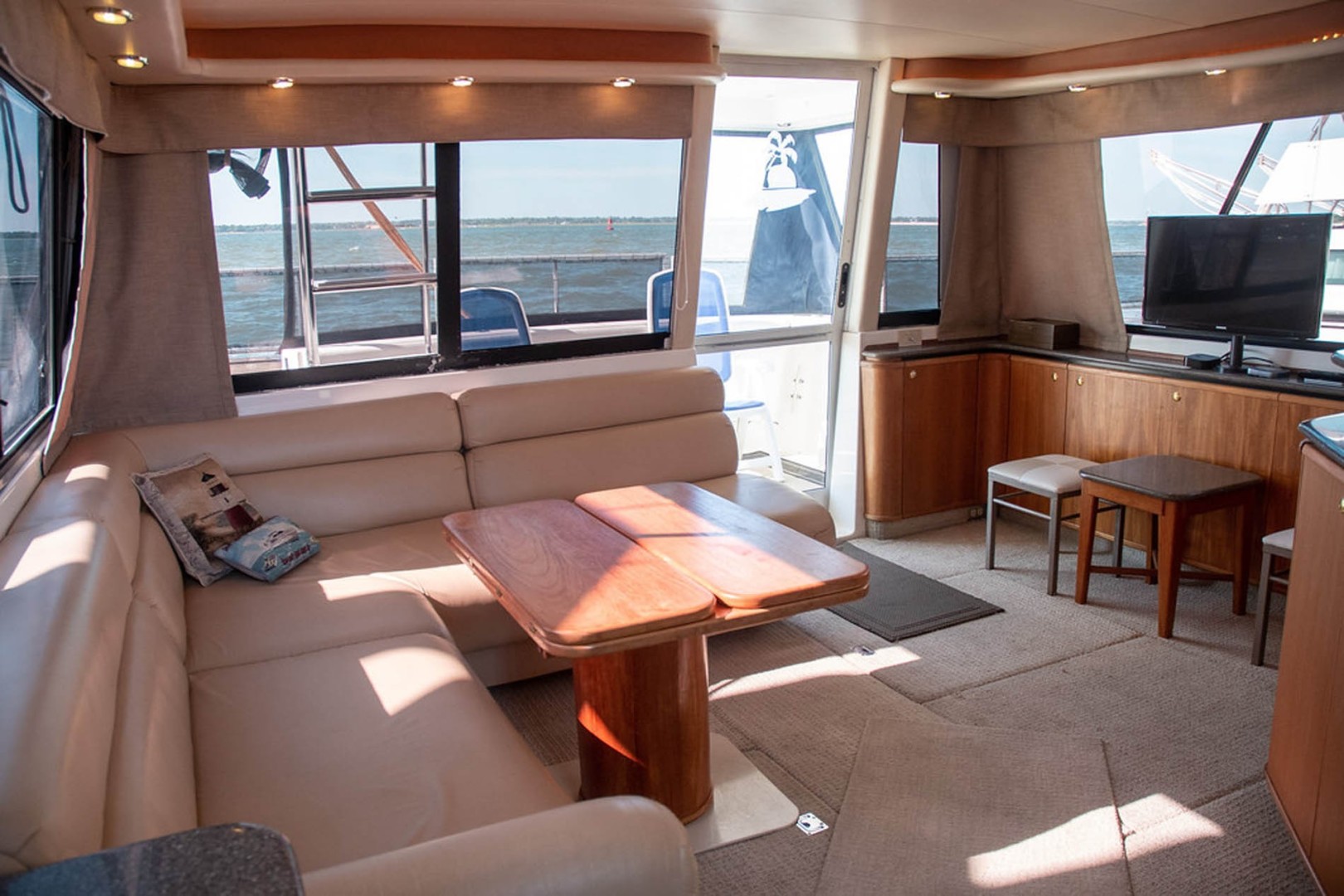 Bayliner-4788 Pilothouse 1998-J&B Mount Pleasant-South Carolina-United States-Large Fold-out, Adjustable Height Teak Table-1675772 | Thumbnail