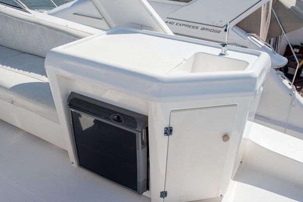 Bayliner-4788 Pilothouse 1998-J&B Mount Pleasant-South Carolina-United States-Wet Bar-1675828