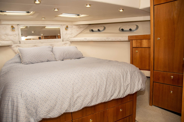 Bayliner-4788 Pilothouse 1998-J&B Mount Pleasant-South Carolina-United States-Dual Skylights w/Screens and Hanging Locker-1675787