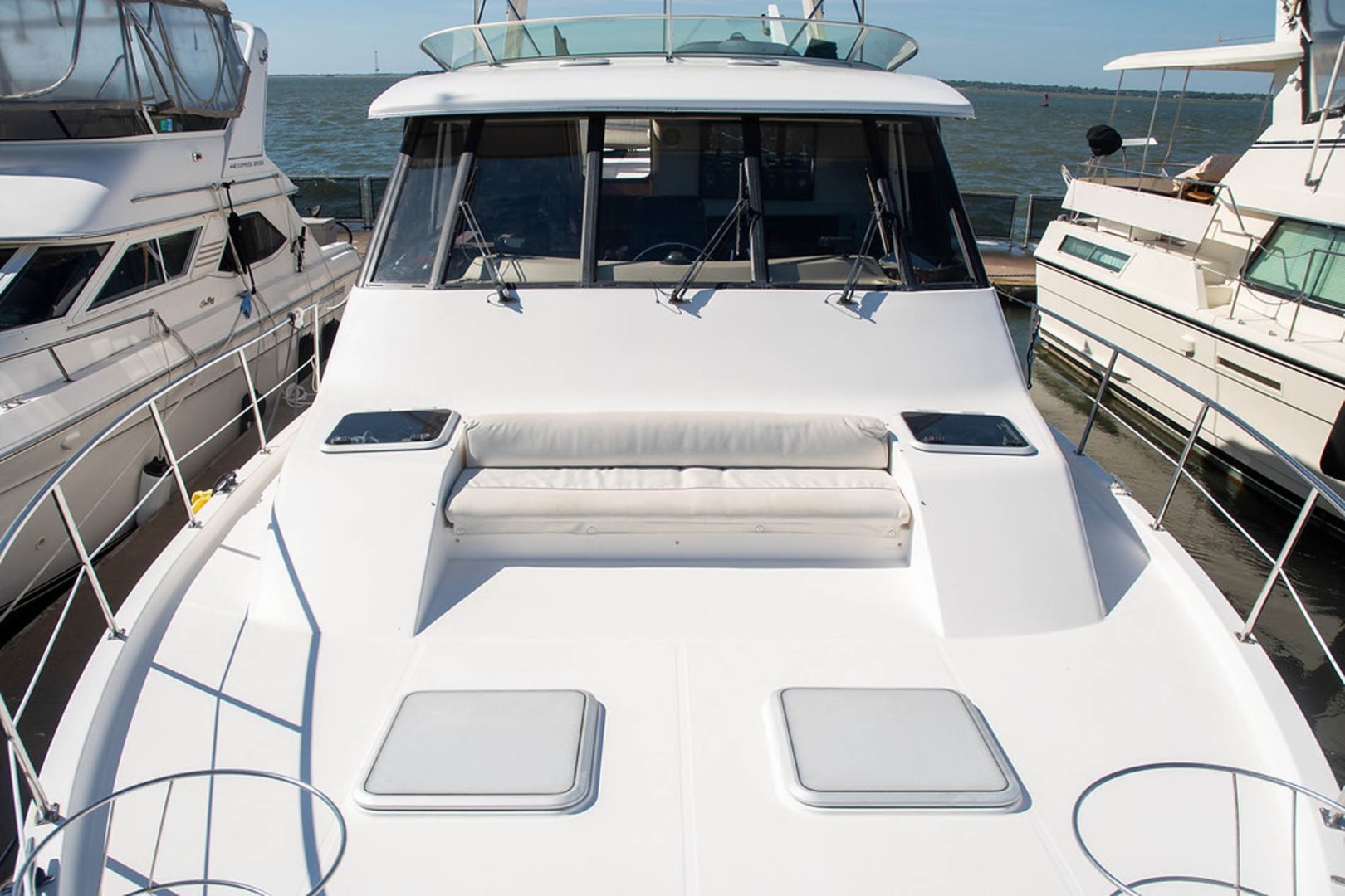 Bayliner-4788 Pilothouse 1998-J&B Mount Pleasant-South Carolina-United States-Foredeck-1675817 | Thumbnail