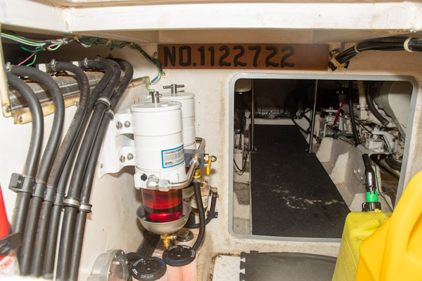 Bayliner-4788 Pilothouse 1998-J&B Mount Pleasant-South Carolina-United States-Engine Compartment-1675798
