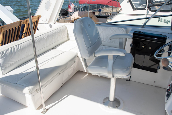 Bayliner-4788 Pilothouse 1998-J&B Mount Pleasant-South Carolina-United States-Helm Seat and Guest Seating Aft-1675825