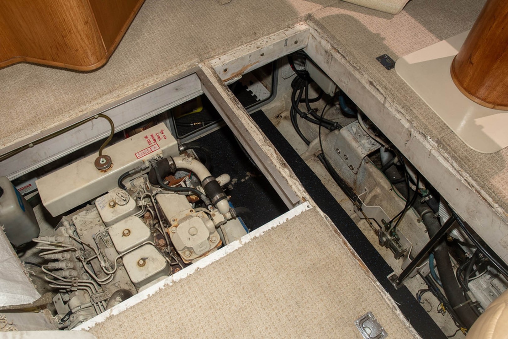 Bayliner-4788 Pilothouse 1998-J&B Mount Pleasant-South Carolina-United States-Engine Compartment-1675797 | Thumbnail