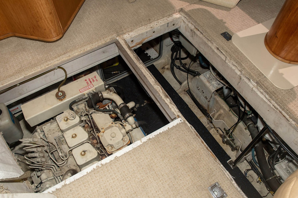 Bayliner-4788 Pilothouse 1998-J&B Mount Pleasant-South Carolina-United States-Engine Compartment-1675797