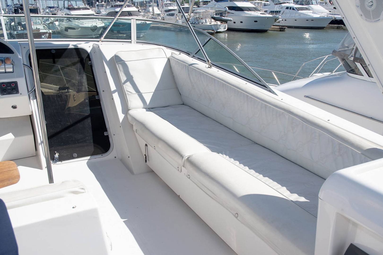 Bayliner-4788 Pilothouse 1998-J&B Mount Pleasant-South Carolina-United States-Starboard Side Lounge Seating-1675827 | Thumbnail