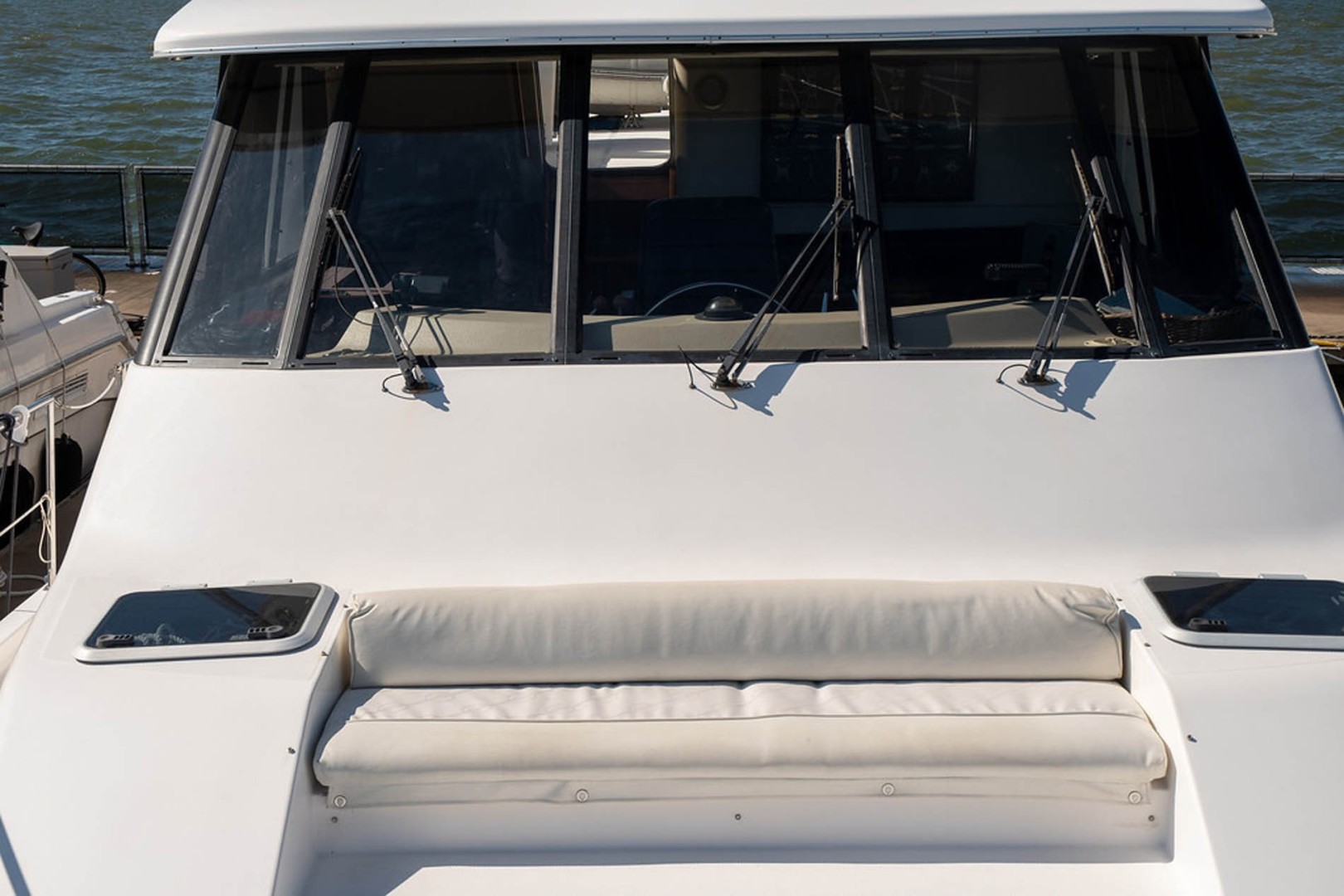 Bayliner-4788 Pilothouse 1998-J&B Mount Pleasant-South Carolina-United States-Foredeck Seating-1675818 | Thumbnail