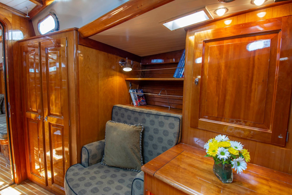Hinckley-Custom 60 1997-Chimera Stuart-Florida-United States-Master Stateroom -Built-in Chair-1680240