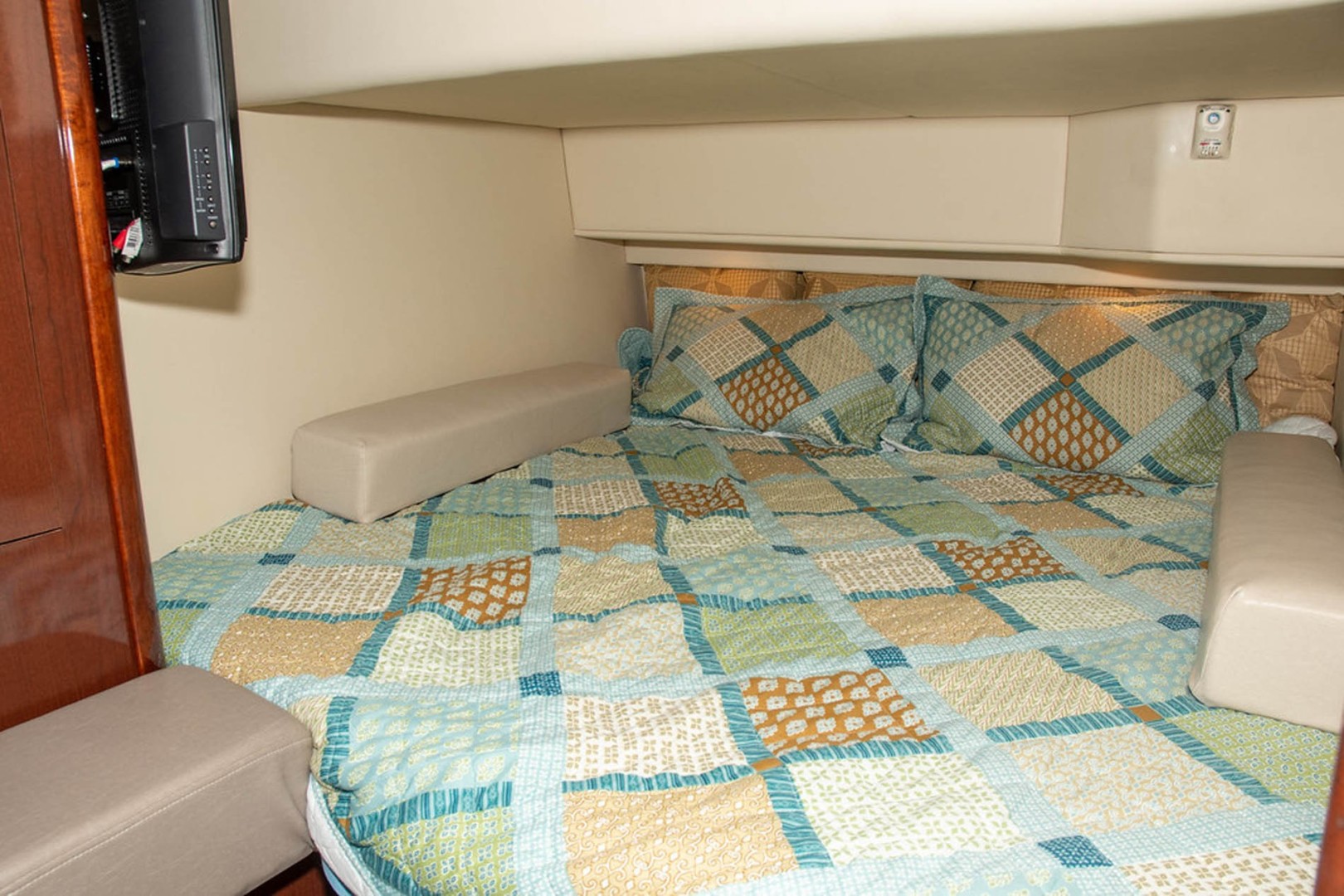 Sea Ray-Sedan Bridge 390 2010-Bad Decision Charleston-South Carolina-United States-Large Queen Berth-1681731 | Thumbnail
