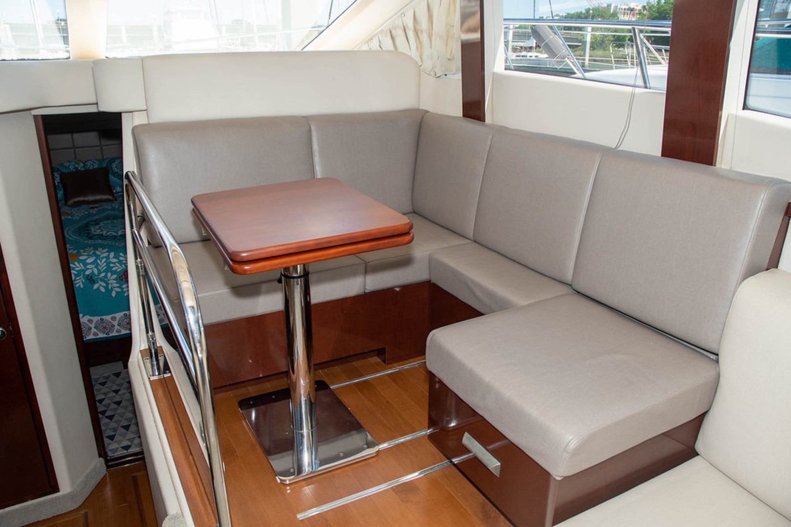 Sea Ray-Sedan Bridge 390 2010-Bad Decision Charleston-South Carolina-United States-Table Expands -has an Extra Leaf-1681720 | Thumbnail