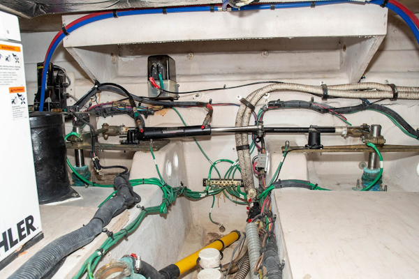 Sea Ray-Sedan Bridge 390 2010-Bad Decision Charleston-South Carolina-United States-Engine Room-1681754